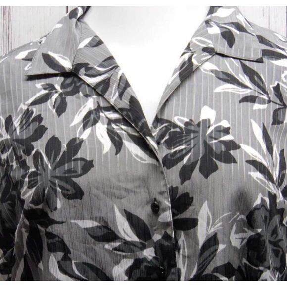 Covington Shirt Ladies Large Petite Button Front Short Sleeve Gray Black Floral - Picture 4 of 9